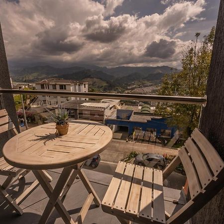 The Coffee Club Apartahotel 马尼萨莱斯 外观 照片